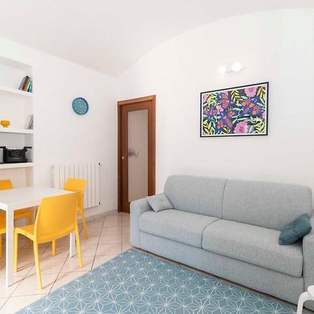 Colourful Flat San Donato Apartment Торино Екстериор снимка