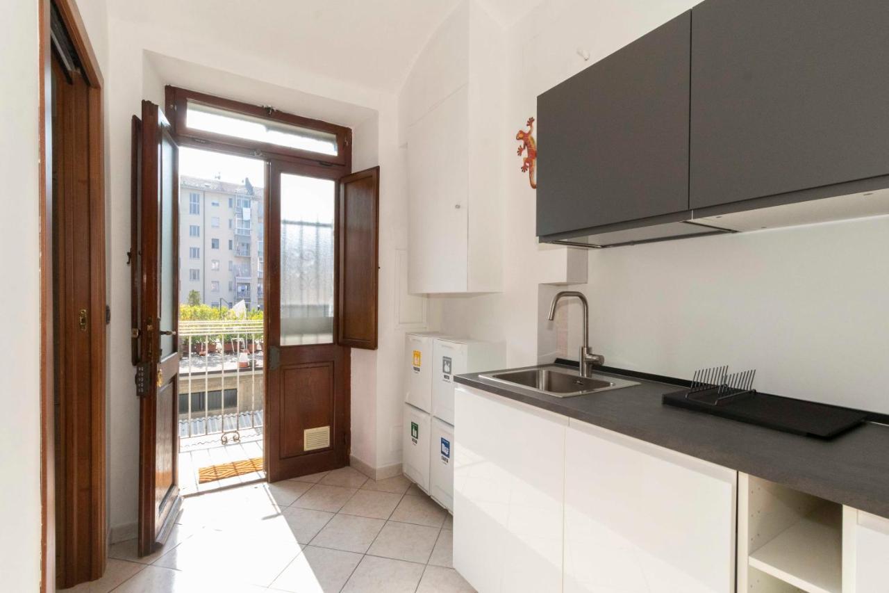 Colourful Flat San Donato Apartment Торино Екстериор снимка