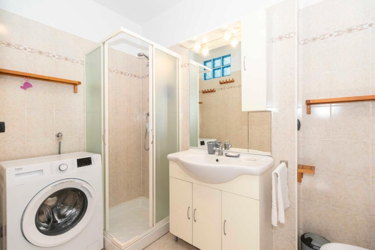 Colourful Flat San Donato Apartment Торино Екстериор снимка