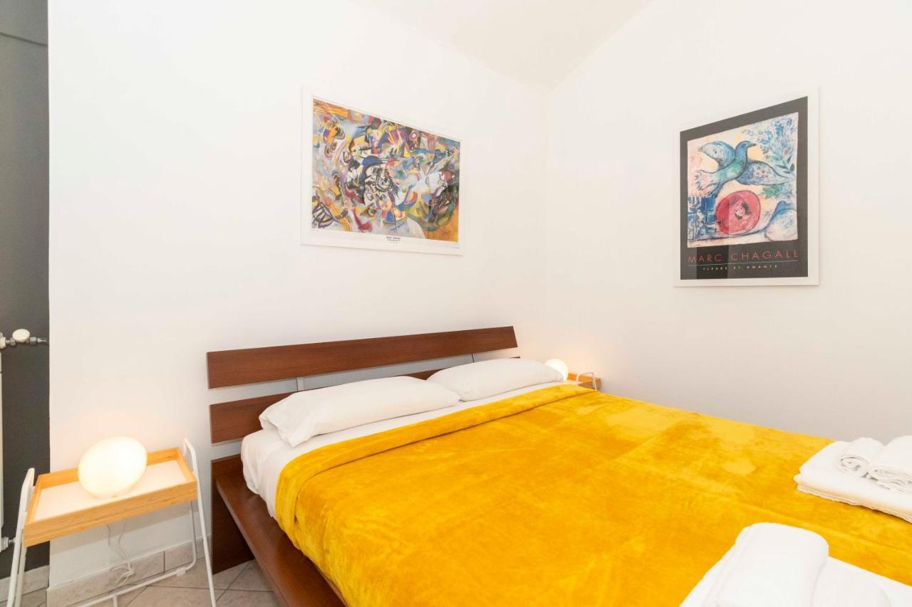 Colourful Flat San Donato Apartment Торино Екстериор снимка