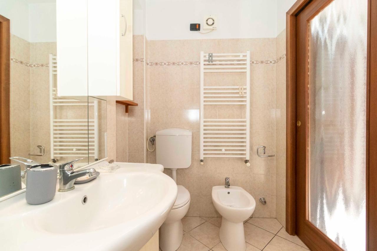 Colourful Flat San Donato Apartment Торино Екстериор снимка